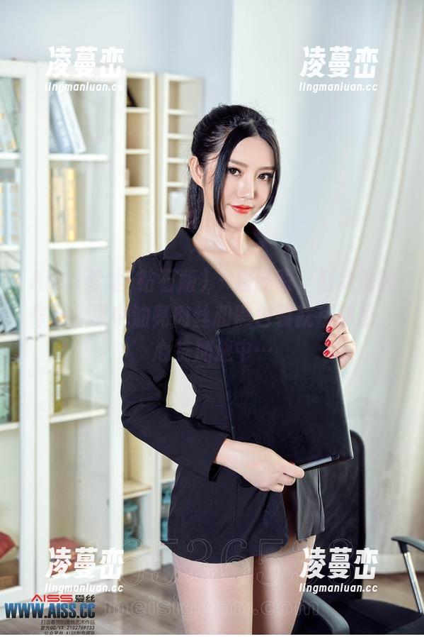 AISS爱丝(钻石版) - 别眨眼，赵梦洁的作品分享中油亮肉丝和黑色装就在那里，心跳加速中…