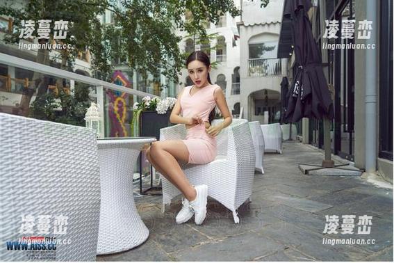 爱丝高清图册：禁闭的舞鞋，如此纯洁，却又如此无奈！