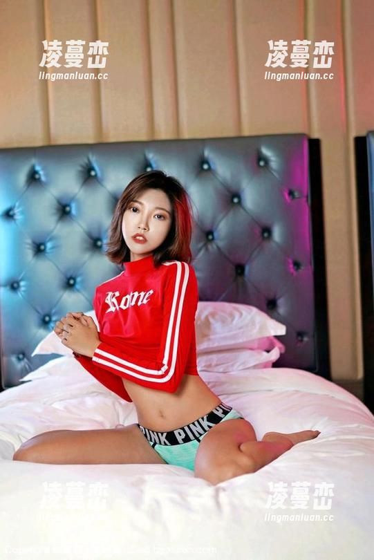 Feilin嗲囡囡 - 施忆佳KITTY写真对比：秘书的职业与别样的诱惑，我又为何不想离开