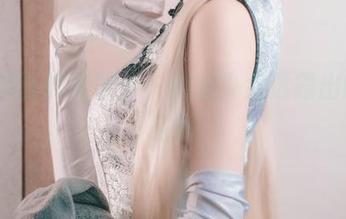 喵糖映画的美图中，制服少女透露出的愔愔密语