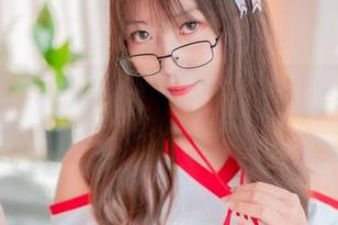 巫女cos大汇演：Money冷冷在其中可是放飞了自我哦！