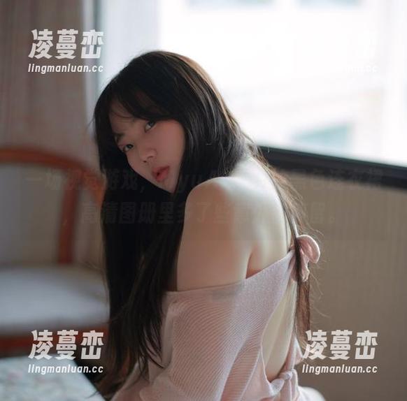 一场视觉游戏，MyuA(뮤아)的黑色连衣裙，高清图册里多了些意外的停留。
