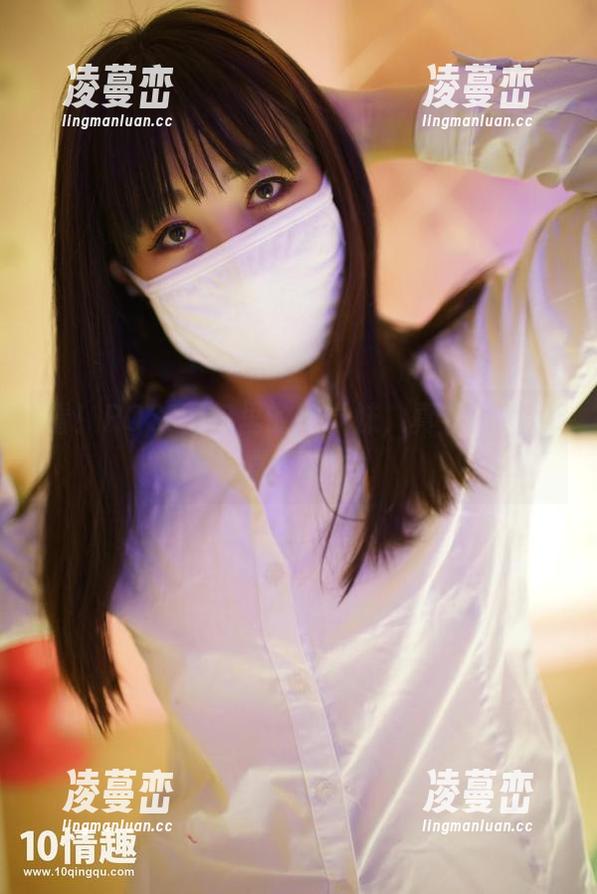 看！ROSI图包里的嫩学妹，真有那么坐立不安？