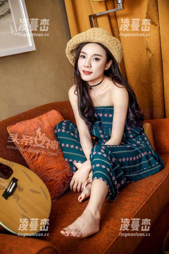 TouTiao头条女神 - 请求白一晗把全套图集的剧情写成小说，我好像能想象到每个细节