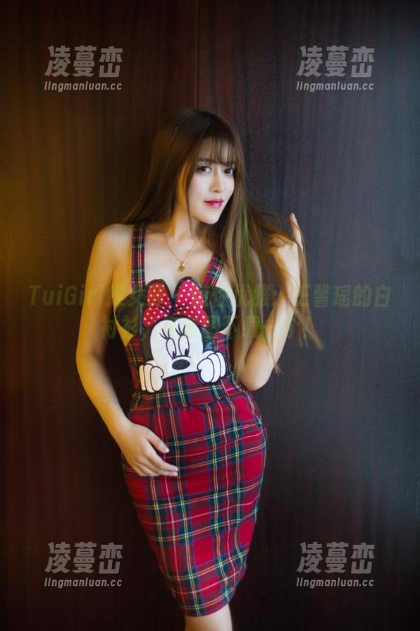TuiGirl推女郎 - 随性优雅：王馨瑶的白衬衫，来套图下载一个！