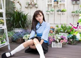 UGirls尤果网 – 找不到免费的美图，但王语纯的旗袍真心不容错过，嗓音不够，故事却满香！
