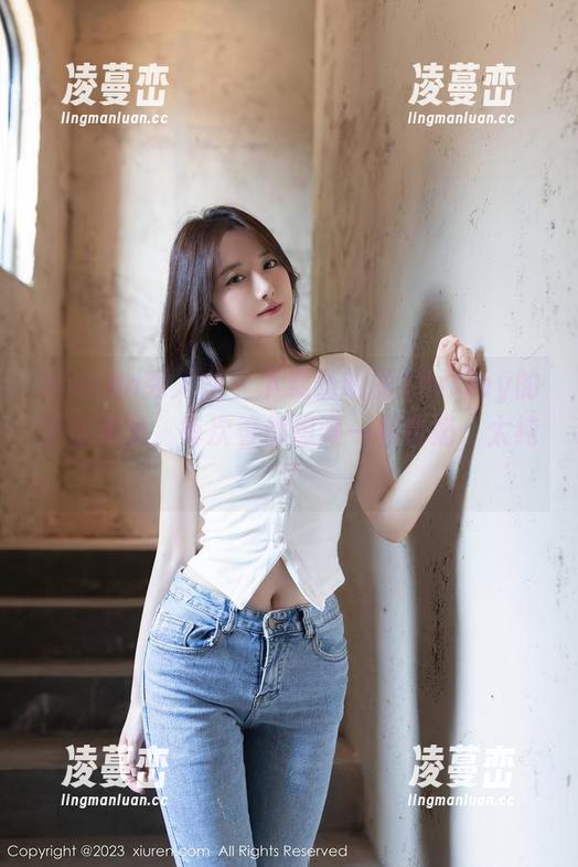 Xiuren秀人网 - 下载伍晓丽Shirley的少女美照，每次看都想喝一杯牛奶，太纯了