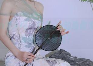 Xiuren秀人网 – 白芷yy的瑜伽美图—是运动还是看秀？