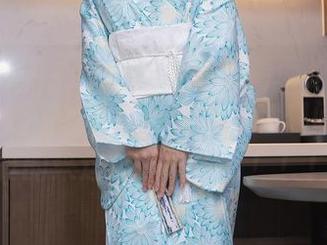 Xiuren秀人网 – 一本睁眼看两次的盼盼龙女sunny秘书写真合集，就想问，老板真的来这场了吗？？！！！