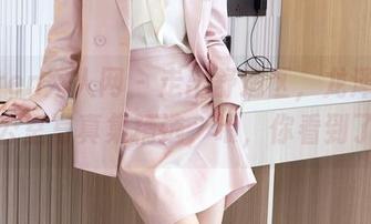 Xiuren秀人网 – 走出舒适区，龙泽美曦的办公室写真集精选，喂，你看到了么？