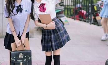YouMi尤蜜荟 – 这水手服是小逗逗穿出来，简直让我嘴角抿起，快来下载她的作品集！