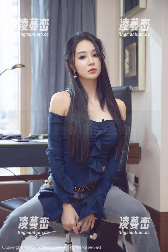 YouMi尤蜜荟 - 高跟鞋分享：白露小猪图集里的脚尖迷情，心心念念不是么？