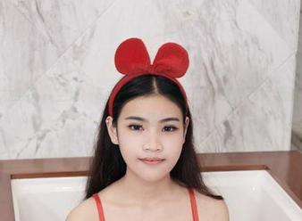 YouWu尤物馆 – 空姐：FoxYini孟狐狸的定制作品比我的出发时间更稳！