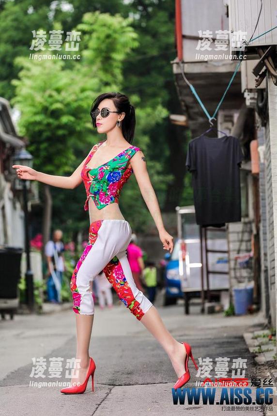 aiss - 眼镜你别走！索菲的写真合集，不带你换字段的假期