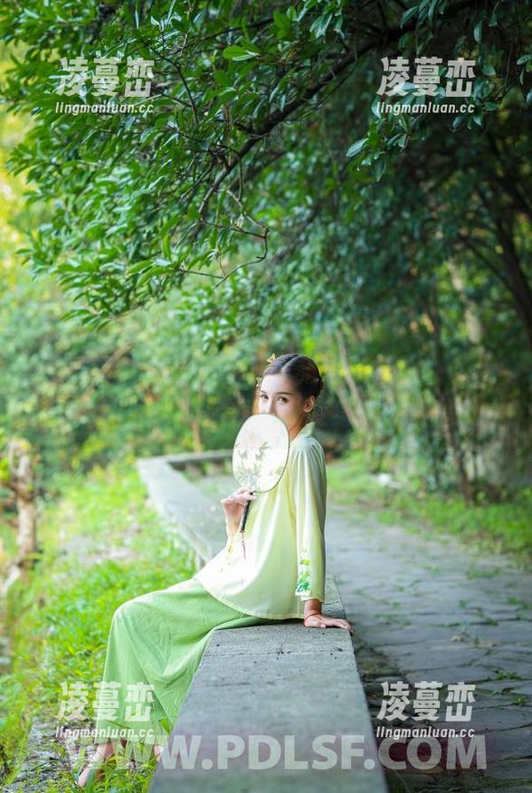 partycat轰趴猫 - 陈雅漫的礼服，免费美图能否帮助你找到“变身”的钥匙？