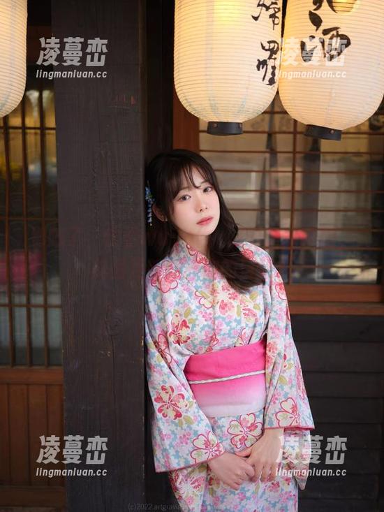 别憋了，快看wuyo(우요)的新水手服，美图更新喂养你的目光！