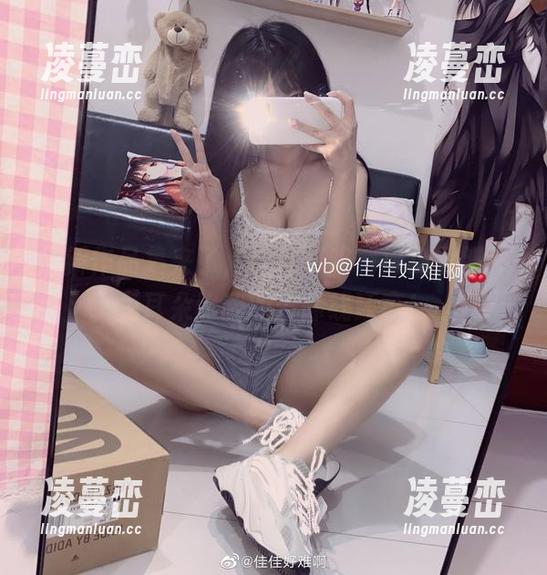 最新作品集来了，佳佳好难啊扮兔女郎，兔耳朵比我的发际线还高！