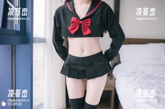 说实话，兔玩映画的水手服作品，完全不需要圣光来提升，纯粹得很，不用遮掩。