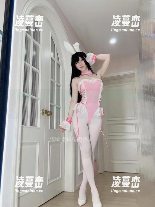 微密圈 - 十万口草莓粥粥的在线吊带图片，总让我停下怒刷！
