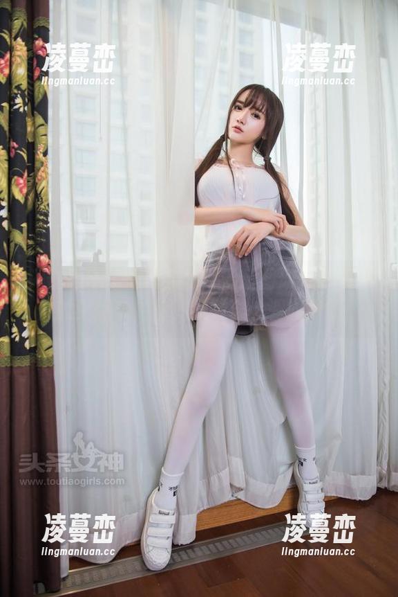 头条女神 - 重磅推出！最新图册：易阳和他的莫妮卡，你的视线真该调调焦距！