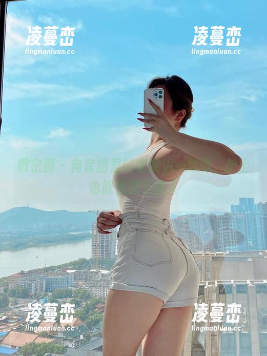 微密圈 - 向套图里的安妮yoo致敬，护士也能俏皮又迷人