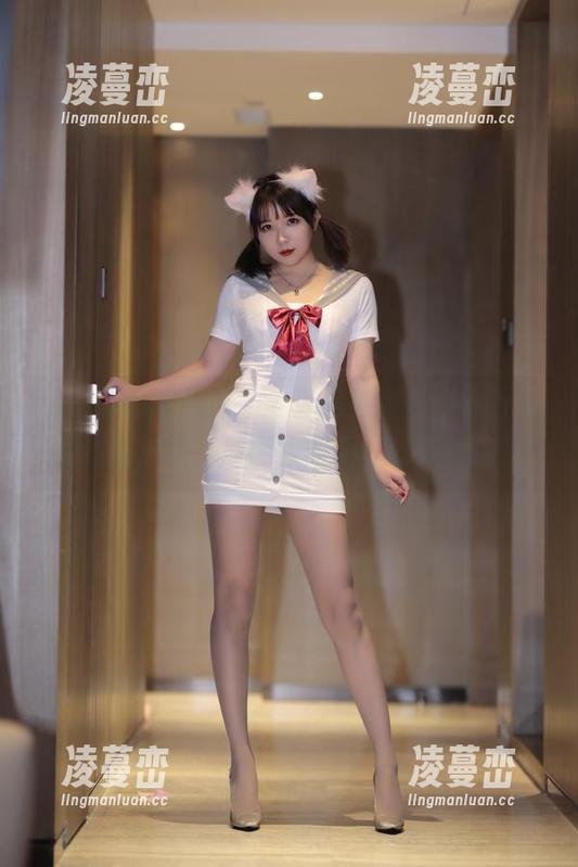 小女巫露娜新作，全套油亮款，好像彗星划过我心头，原图太耀眼，赶紧捂眼！