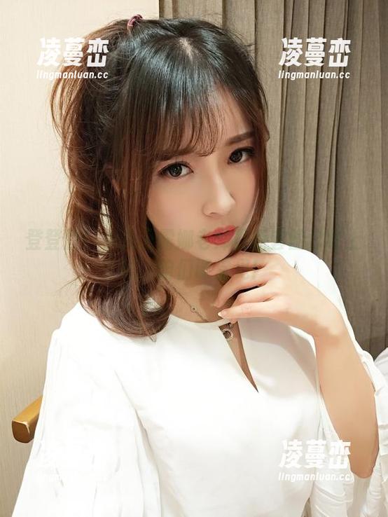 登登登！小女巫露娜老师最新套图已经上线，咱们课堂见！