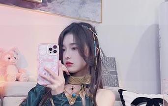 小小奶瓶儿把单调的白开水毛衣变得耐看了，高清细节的套图把乏味扔在了脑后。