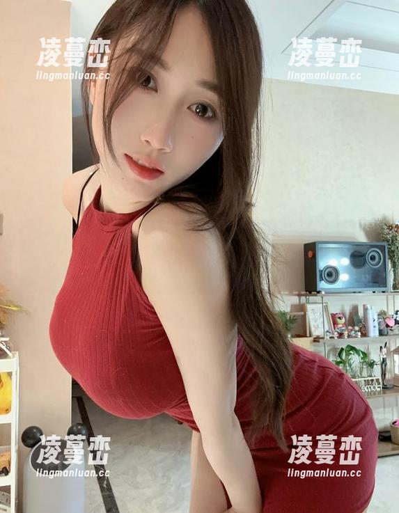 微密圈 - 美图时刻：小玉吃果冻与白色蕾丝镂空的游乐场