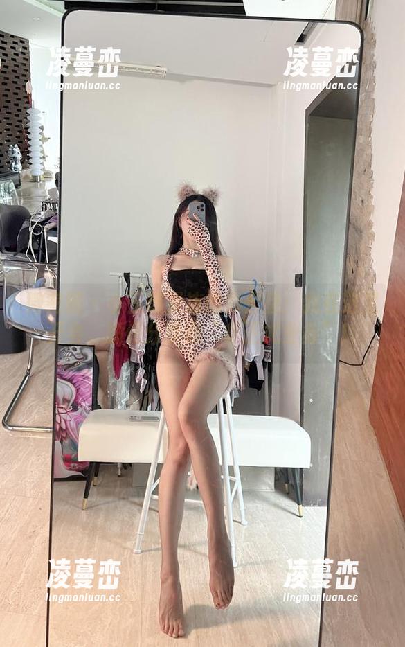 微密圈 - 小玉吃果冻的办公室：我在这里开会，顺便分享点“非正式业务”！