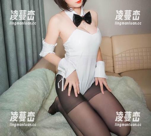 小酥酱在连体衣里漫步：原图浓情，精选虽穿！