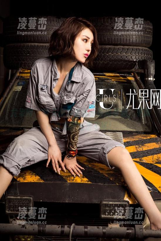 尤果网 - 每天都想看何嘉颖的美腿，更新一次美图还是不够！