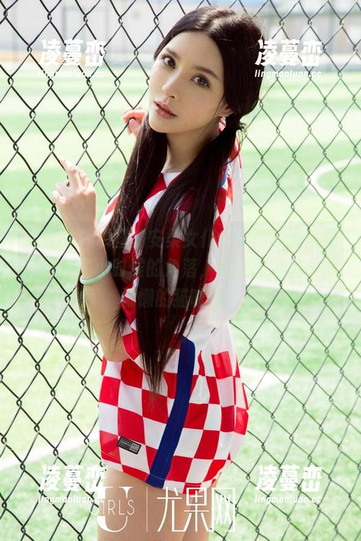 尤果网 - 原图的安柔女仆，慵懒的姿态让我想起了小时候的角落，无意间透出一份慵懒的猫咪感。