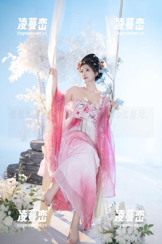 看星澜是澜澜叫澜妹呀摇曳的2b比基尼，连海浪都得乖乖退下！