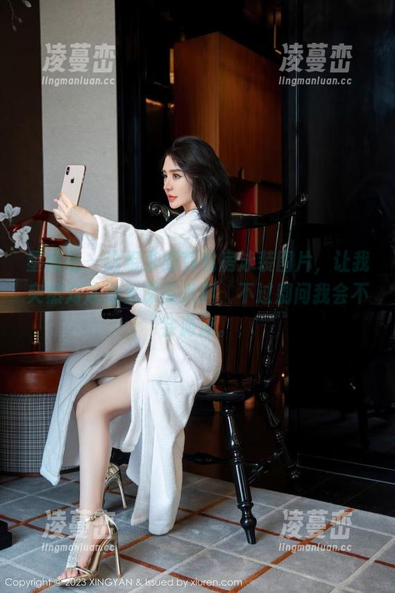 星颜社 - 这组李丽莎私房泳装图片，让我突然对泳池水深感兴趣，不过别问我会不会游泳。