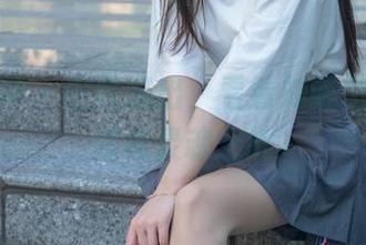 梦丝女神 – 原图流出，看看刘诺怎把教室变成灵魂之地