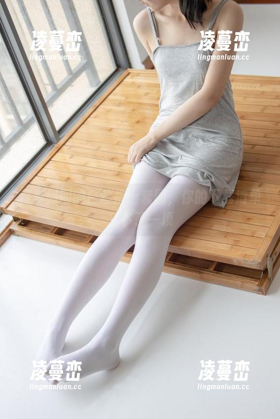 森萝财团的白丝护士套图，你的下载清单又多了一项