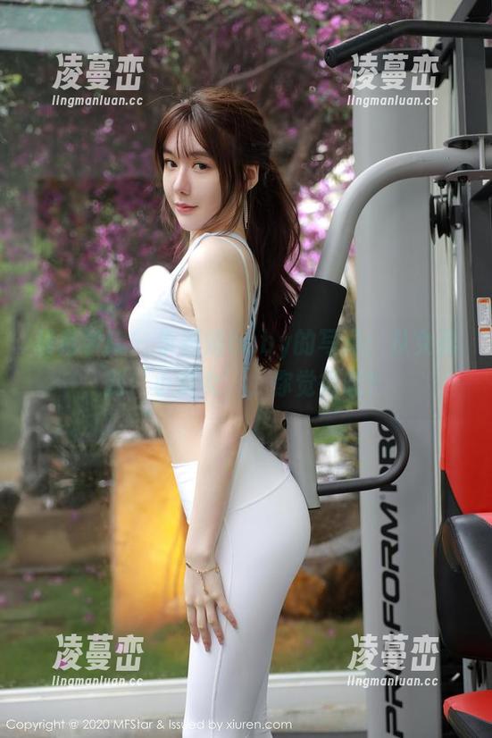模范学院 - 李颖煊baby的写真：从女孩到‘小淑女’，你觉得呢？