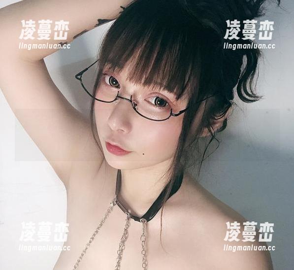 无圣光的泳装狂欢，次屁啦带你玩转每一张套图！