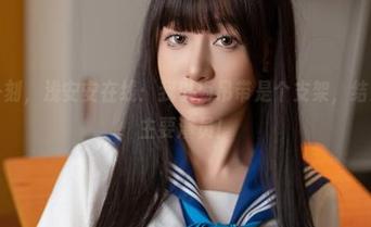 在这一刻，浅安安在线：我以为吊带是个支架，结果成了主要演员！