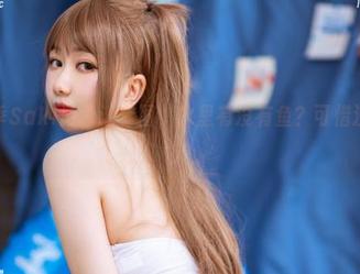 渡边早季Saki游泳池套图，水里有没有鱼？可惜没鲤鱼了！