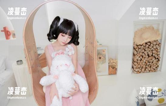让人思考：爆机少女喵小吉的皮衣造型和喵星人的关系！
