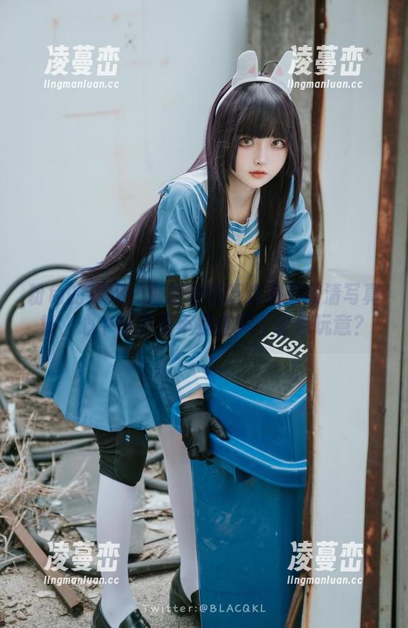 粉色的筹码：白莉爱吃巧克力的高清写真集，心中暗想是不是该买个粉色玩意？