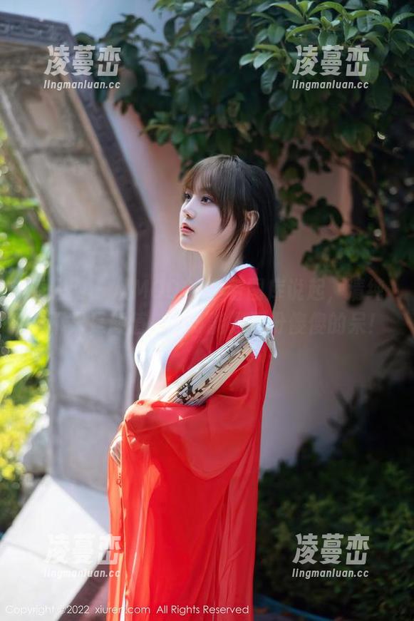 秀人网 - 从MODEL伊若图库说起，清纯的不只是颜值，还可能是那份傻傻的呆！