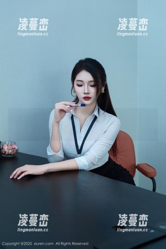 秀人网 - Nancy小姿的丝袜写真，赶紧下载，别被别的小伙伴抢先一步！