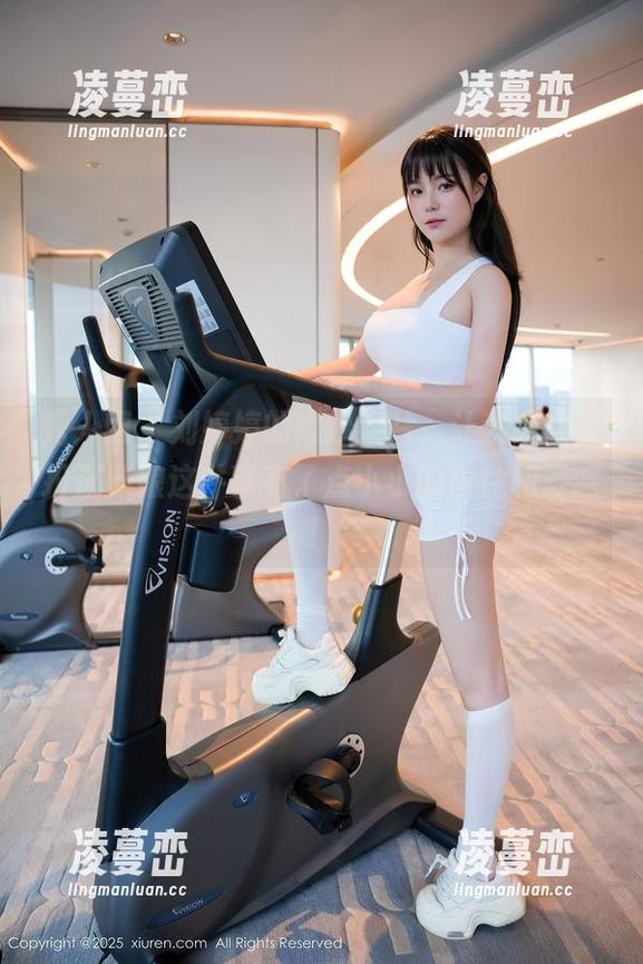 秀人网 - 刘婷婷的婚纱照片，让我突然对扮演新娘这件事有了点小小的向往和疑惑！