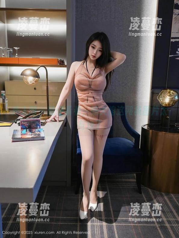 秀人网 - 随便看看，陈大榕这网袜图片太有戏了