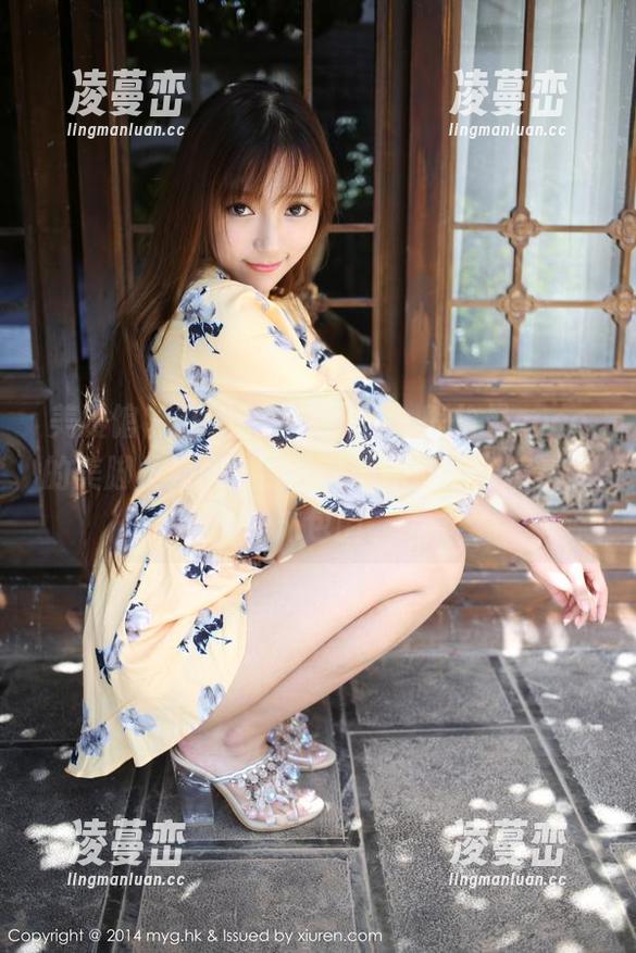 美媛馆 - 在无圣光的夜里，陈怡曼coco的美脚发光了，那种美图感就像被喧嚣的泡沫包围。
