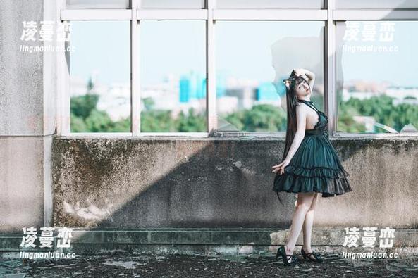 看落落Raku这组女孩美图，分享一下我的小心思，她真会选择拍摄角度！