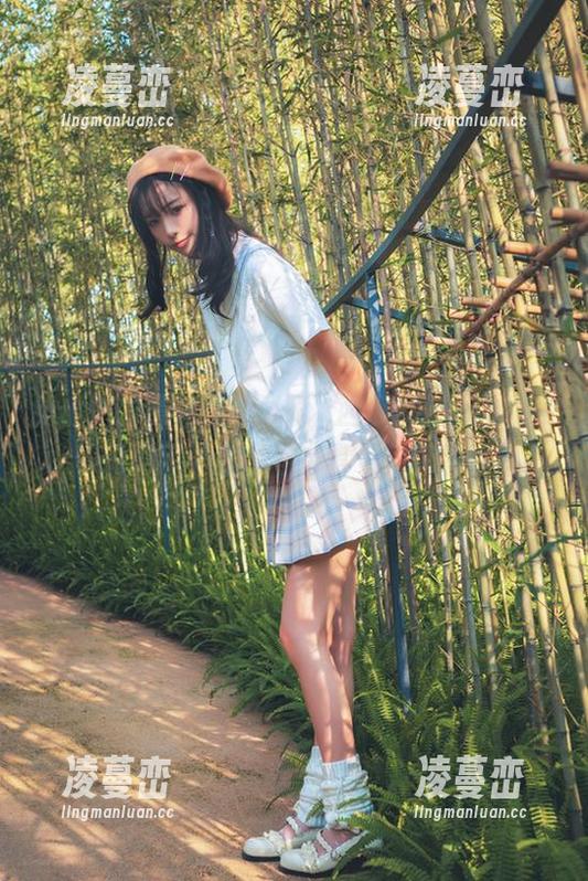 新出炉的黑丝百合图册，西瓜少女再次让我们见识了“甜度与暗黑”的双重奏。